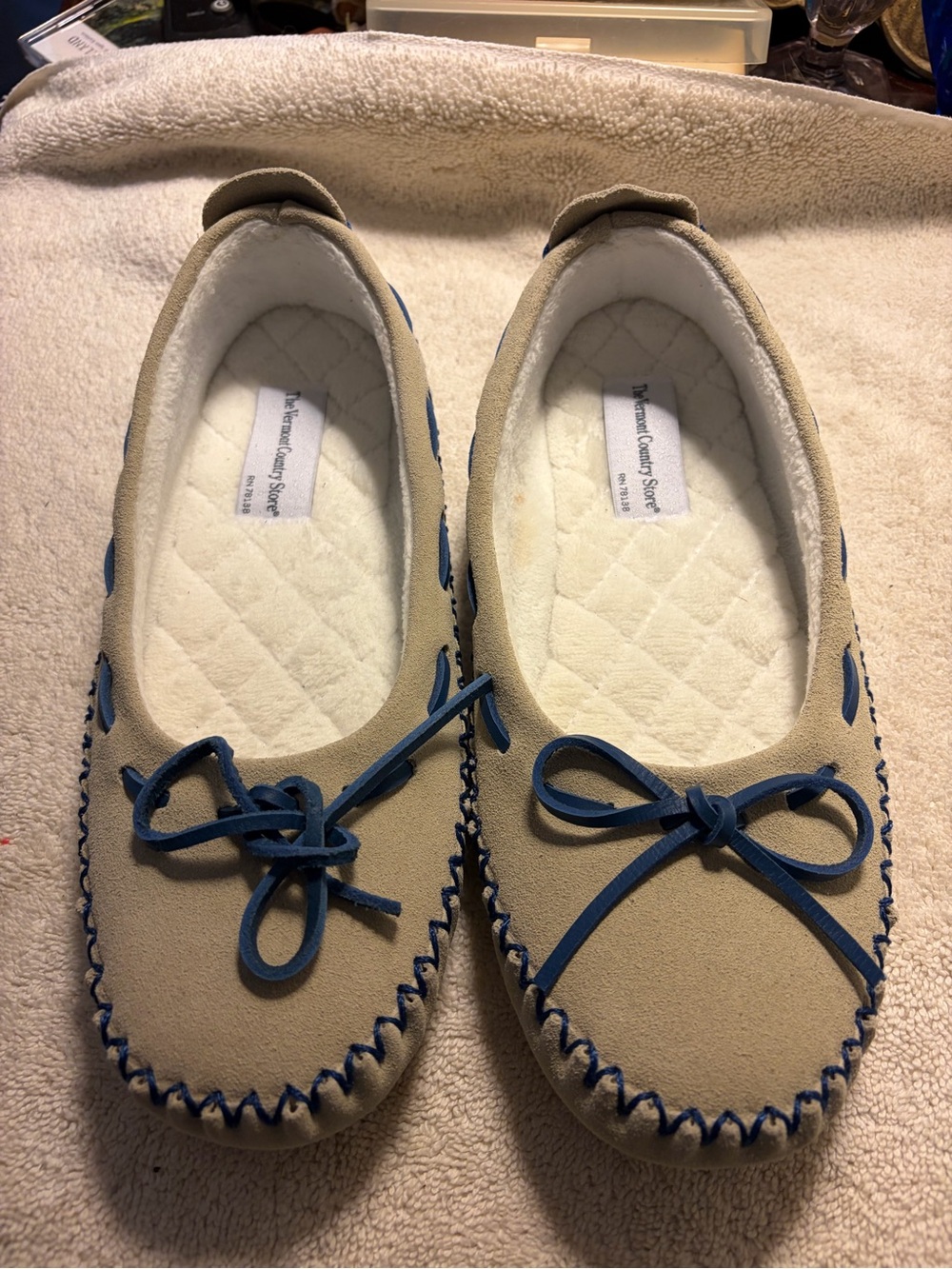 The Vermont country store NWOT Gray Suede Moccasin Slippers Blue Trim and Bow 9M